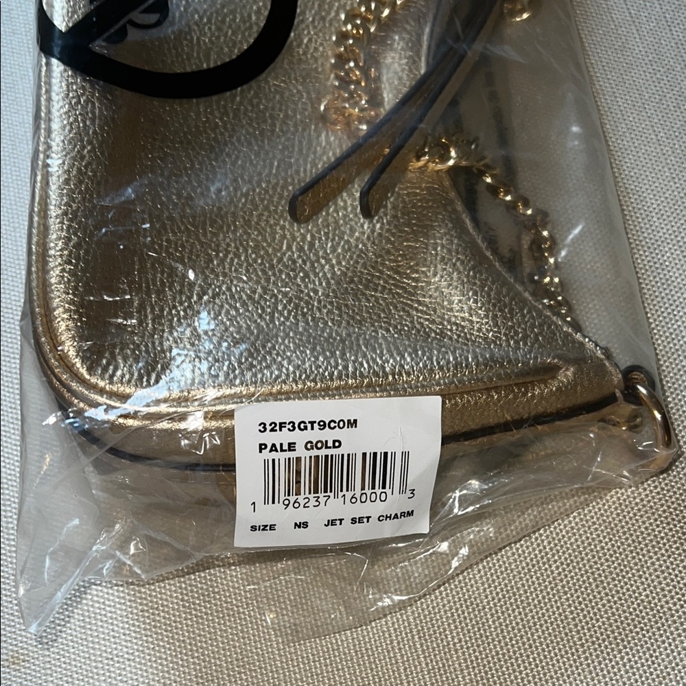 MICHAEL Michael Jet Set Charm Pouchette - Picture 6 of 6